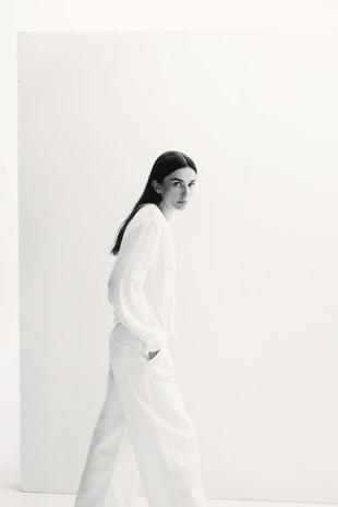 Укороченная блуза с ажурной вышивкой- Заказать в России