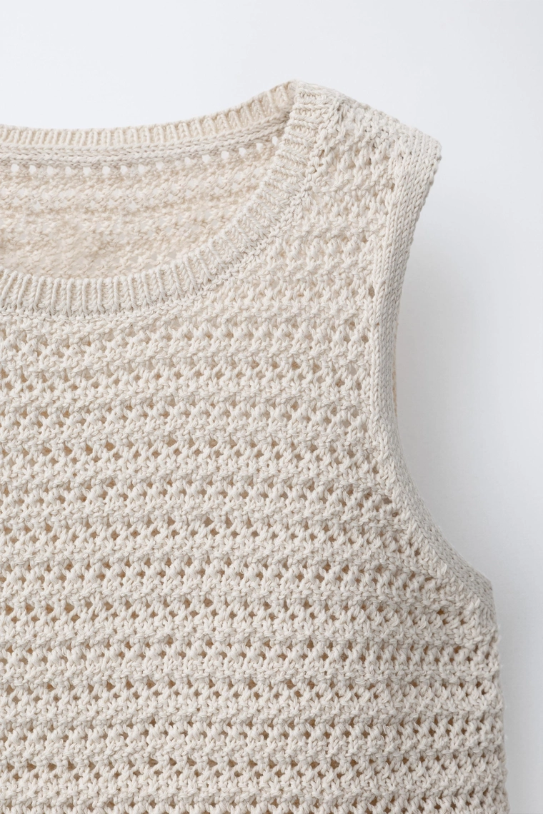 Топ с отделкой кисточками