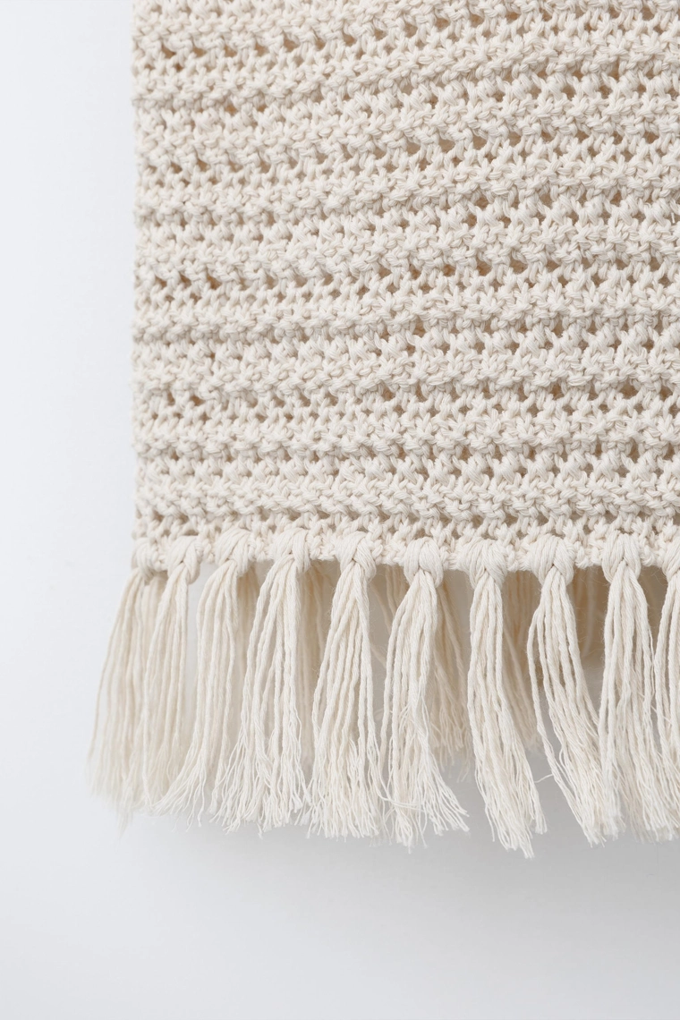 Топ с отделкой кисточками