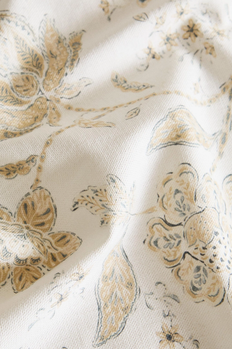 Полотенце с флористическим принтом