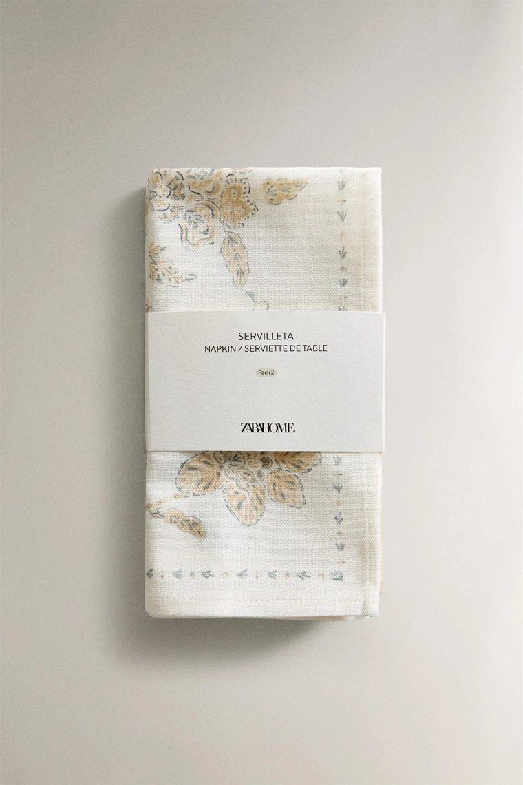 Полотенце с флористическим принтом