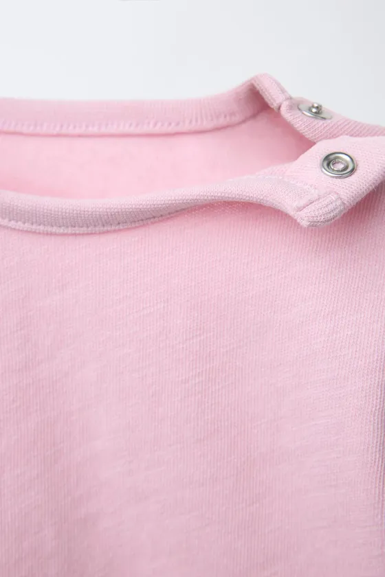 ОДНОТОННЫЙ АККОРД ИЗ ФУТБОЛКИ И БЕРМУД