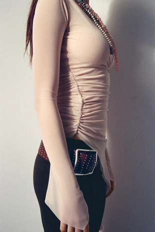 Топ асимметричного кроя из полуполупрозрачной ткани- Заказать в России