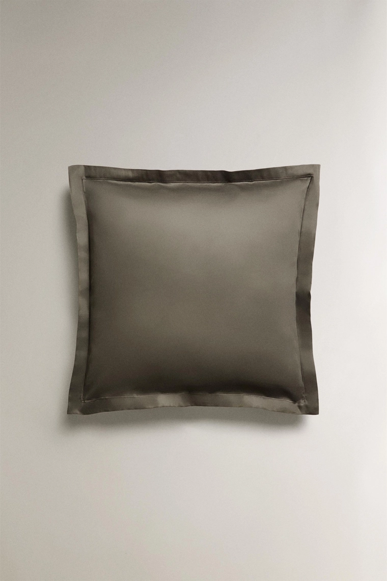 Наволочка из сатина с отделкой (300 нитей)