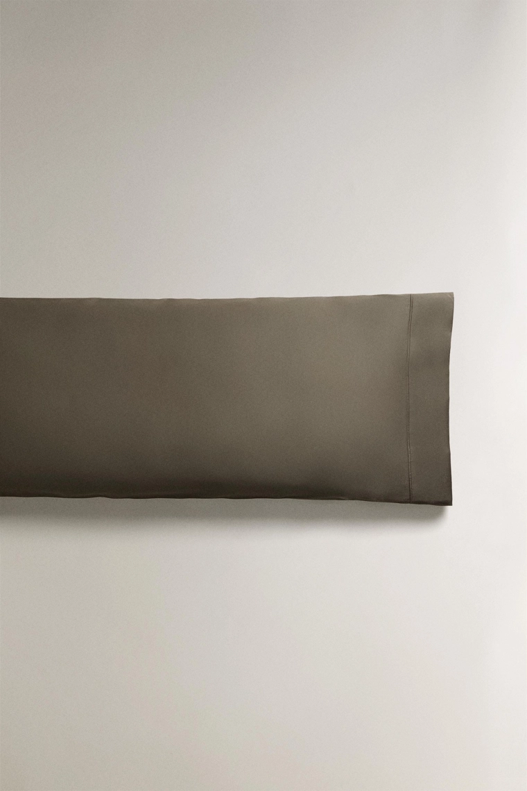 Наволочка из сатина с отделкой (300 нитей)