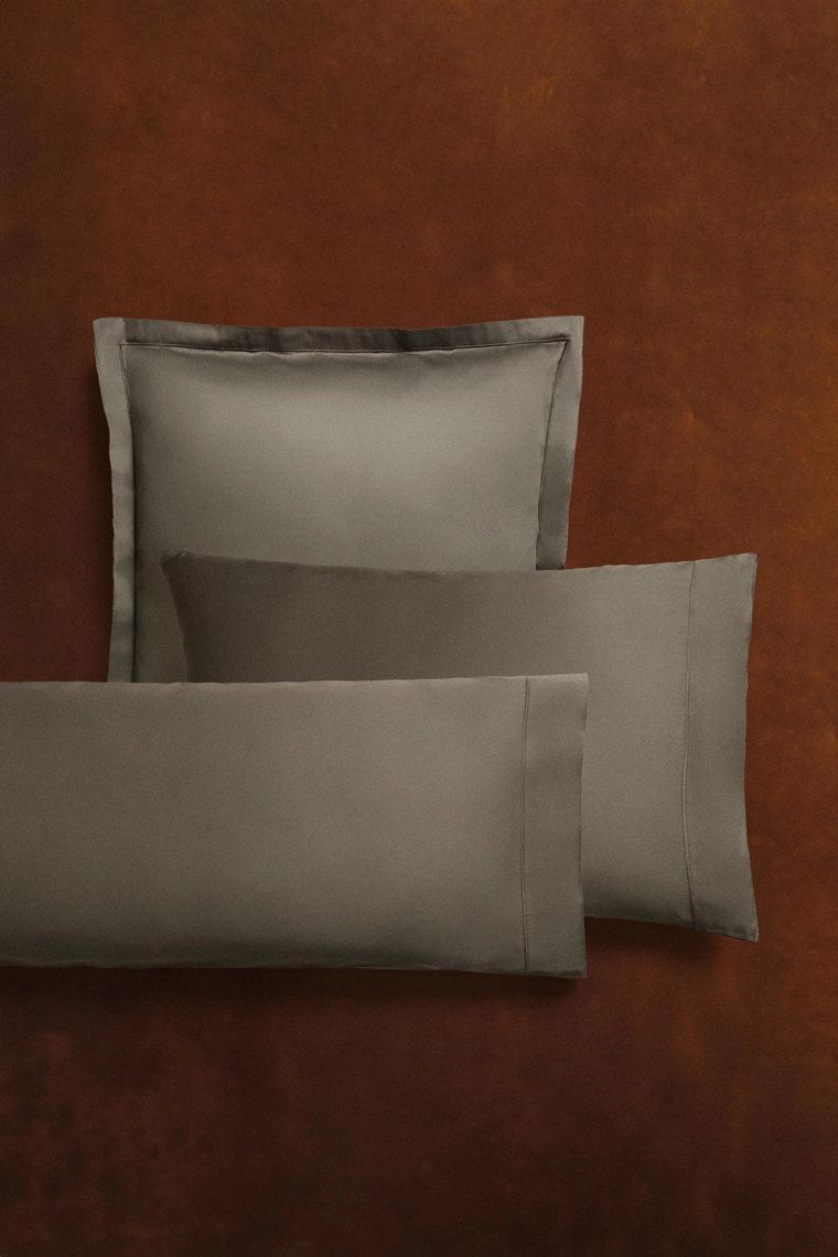 Наволочка из сатина с отделкой (300 нитей)