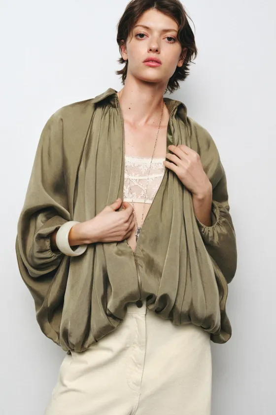 Zara Бомбер из коллекции «zw» - Цвет светлый хаки - light khaki