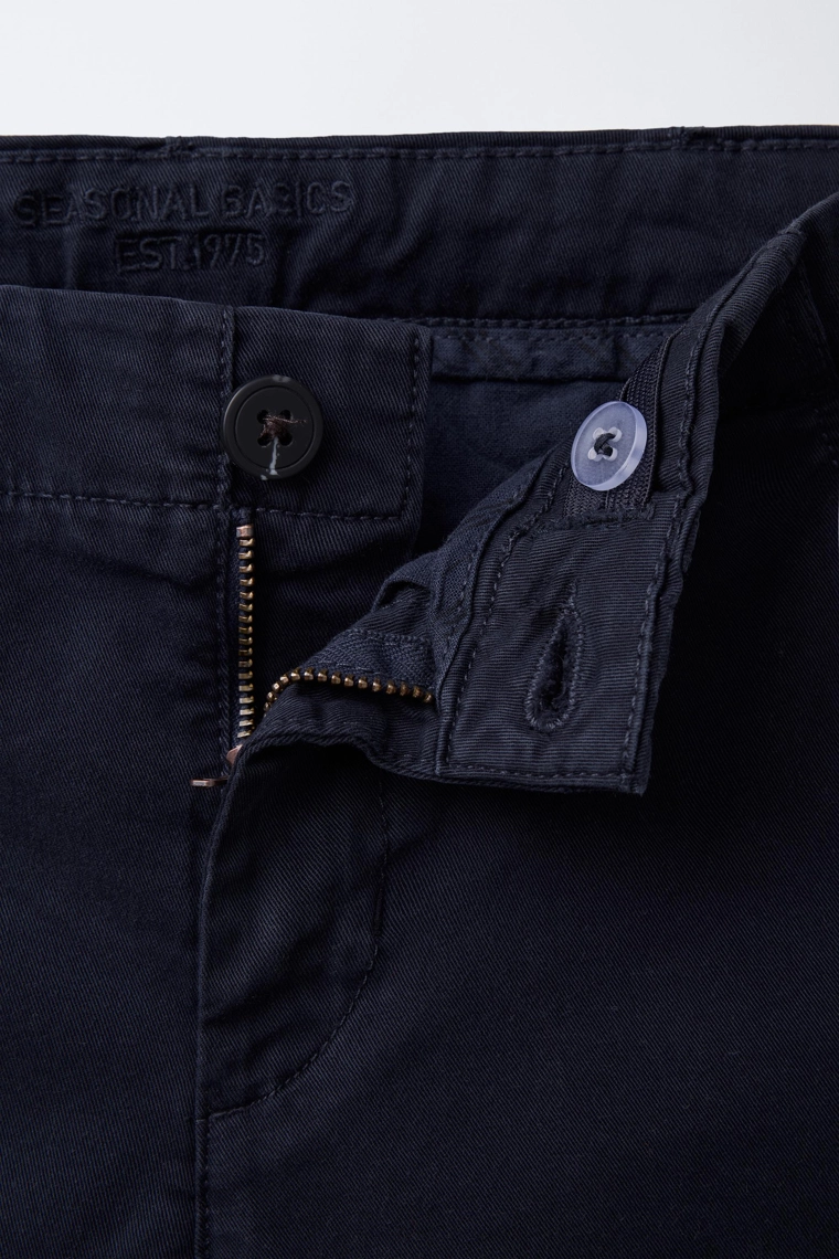Шорты бермуды с завышенной посадкой basic slim fit