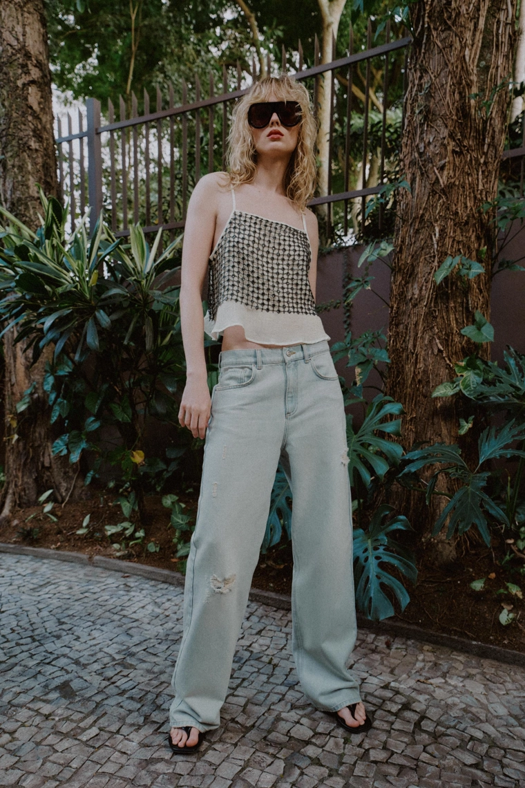 Топ с пайетками и металлическими нитями