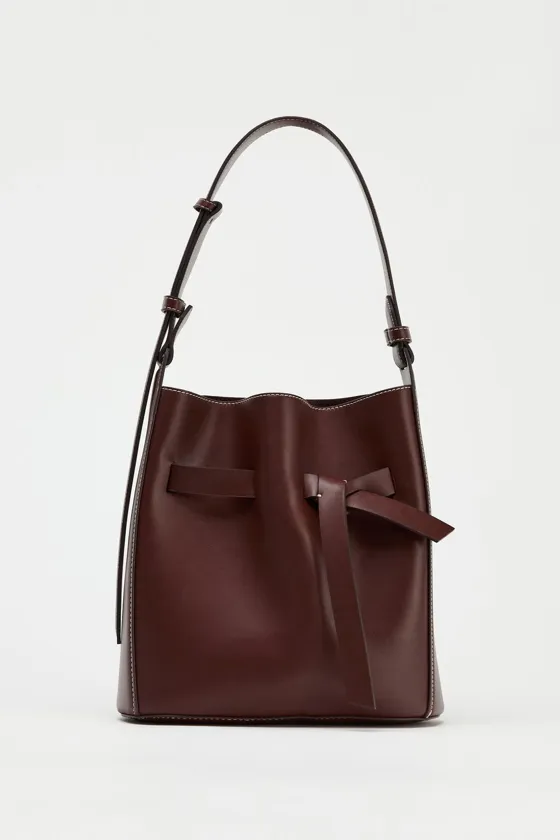 СУМКА-МЕШОК С ДЕКОРАТИВНОЙ СТРОЧКОЙ И УЗЛОМ