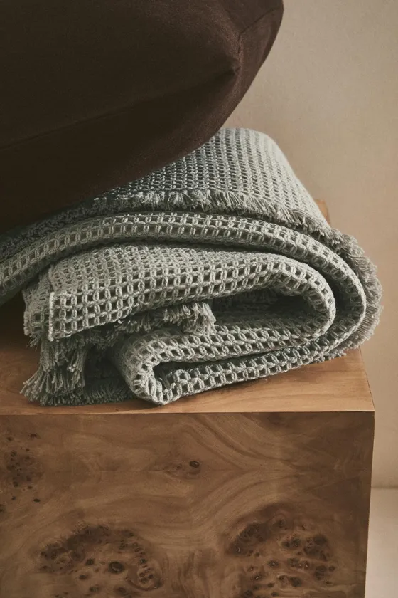 Плед вафельной вязки