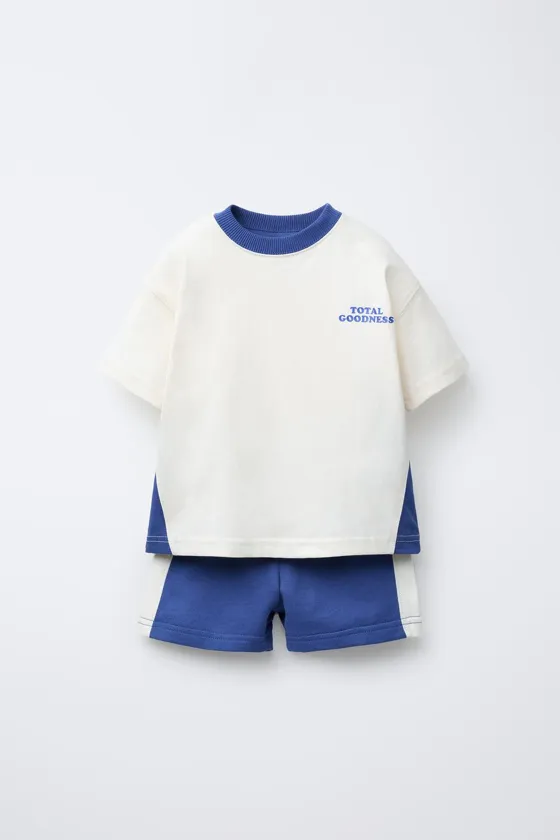 КОМПЛЕКТ ИЗ ФУТБОЛКИ И БРЮК-ДЖОГГЕРОВ