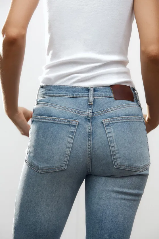 ДЖИНСЫ BOOTCUT CROPPED С ВЫСОКОЙ ПОСАДКОЙ — ZW COLLECTION