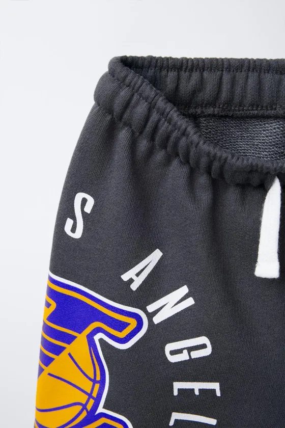ШОРТЫ-БЕРМУДЫ LOS ANGELES LAKERS NBA ©