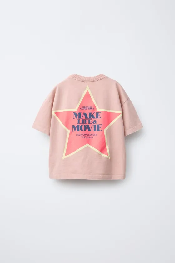 ФУТБОЛКА С ЭФФЕКТОМ ПОТЕРТОСТИ И НАДПИСЬЮ