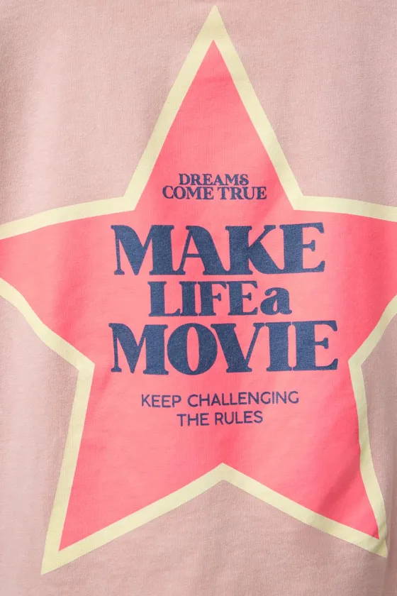 ФУТБОЛКА С ЭФФЕКТОМ ПОТЕРТОСТИ И НАДПИСЬЮ