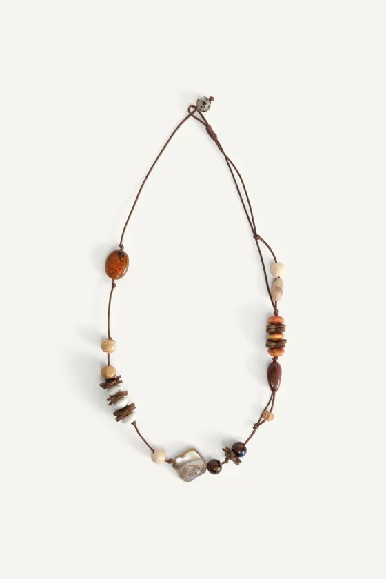 Ожерелье с бисерными деталями limited edition