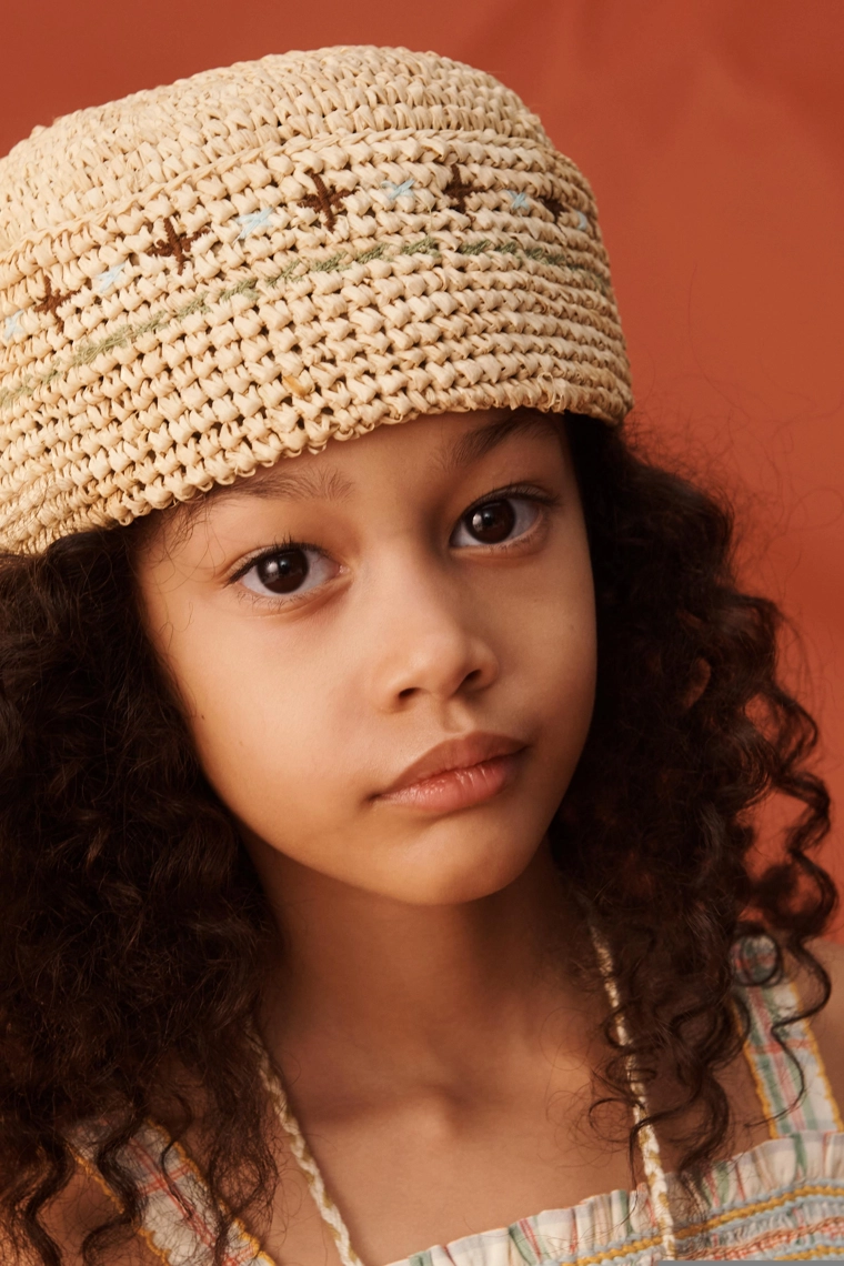 Кепка из рафии с вышивкой limited edition