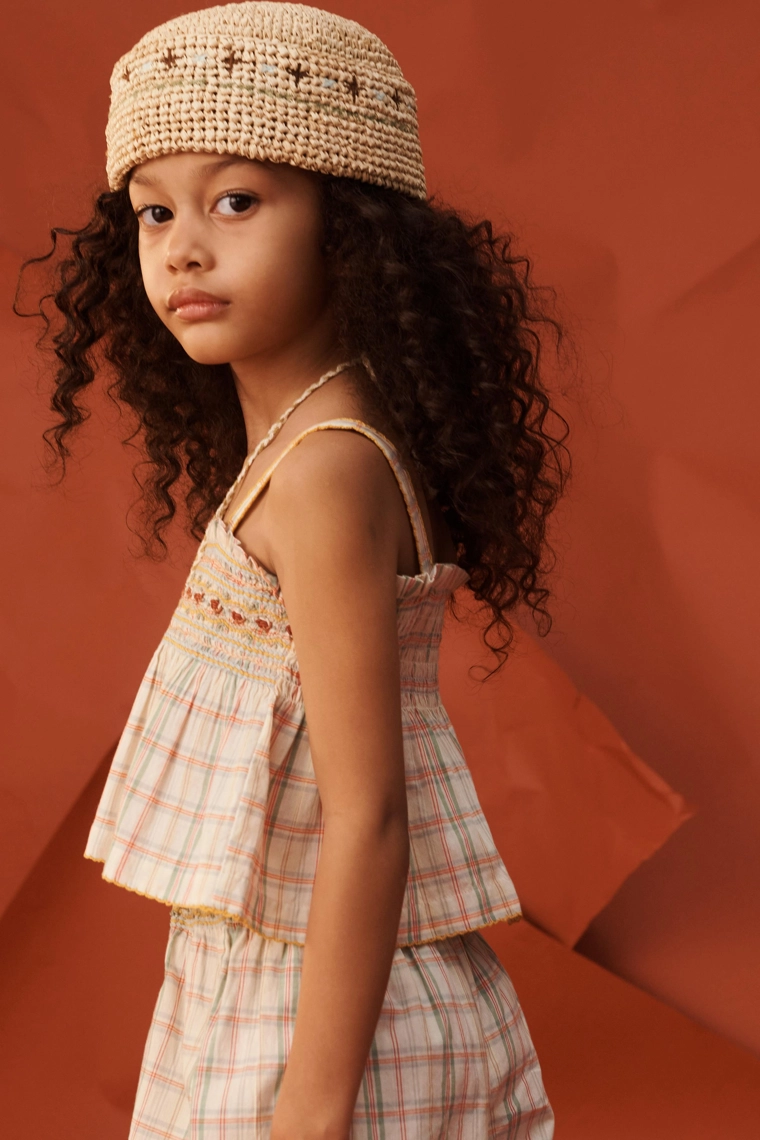 Кепка из рафии с вышивкой limited edition