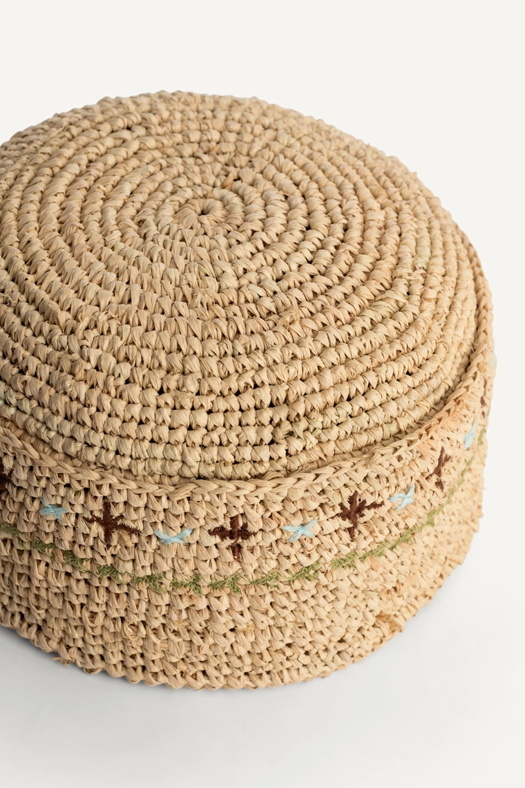 Кепка из рафии с вышивкой limited edition