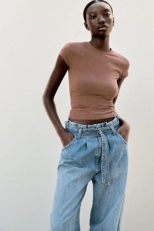 Футболка облегающего кроя с короткими рукавами