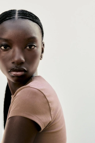 Футболка облегающего кроя с короткими рукавами