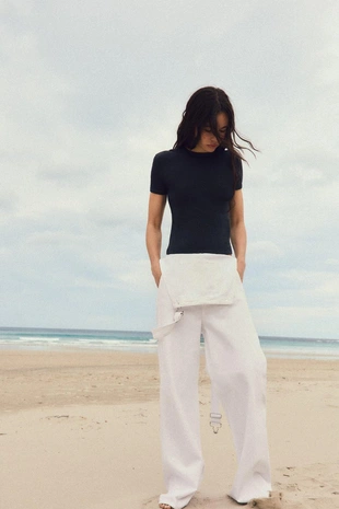 Футболка с декоративной строчкой на спине- Заказать в России