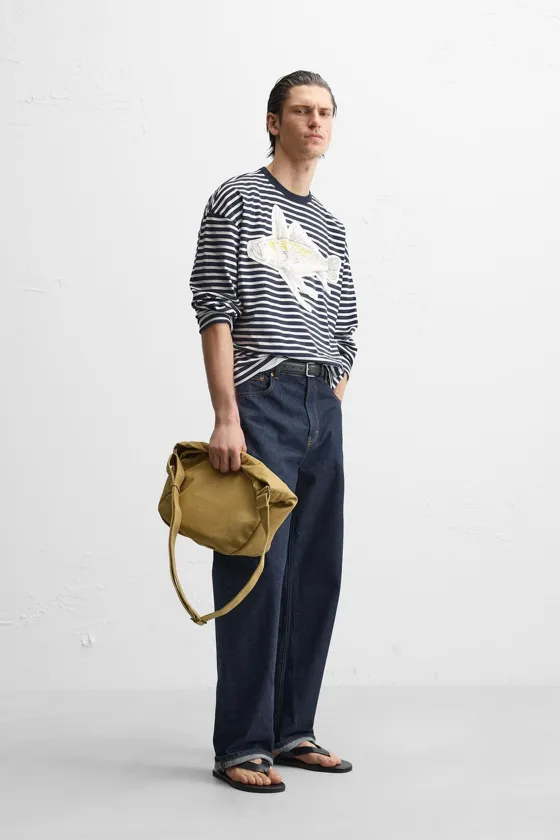 ЛОНГСЛИВ В ПОЛОСКУ С НАШИВКОЙ