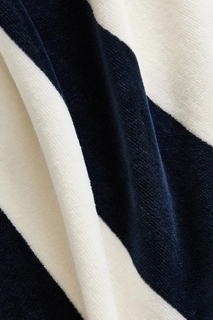 Пляжное полотенце из бархата в полоску- Заказать в России