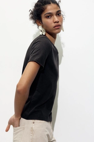 Футболка из ткани с эффектом потертости