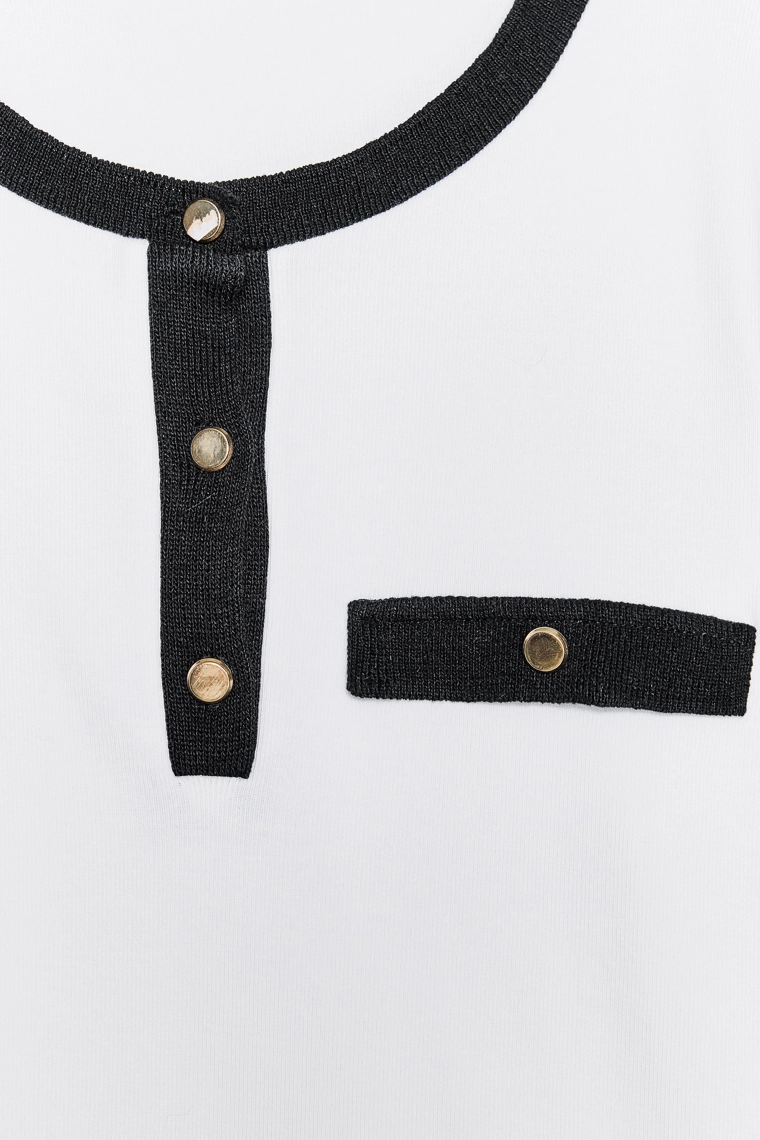 Футболка с контрастными обделками