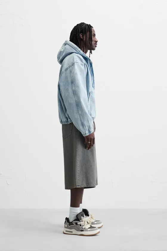 ДЖИНСОВАЯ КУРТКА С КАПЮШОНОМ