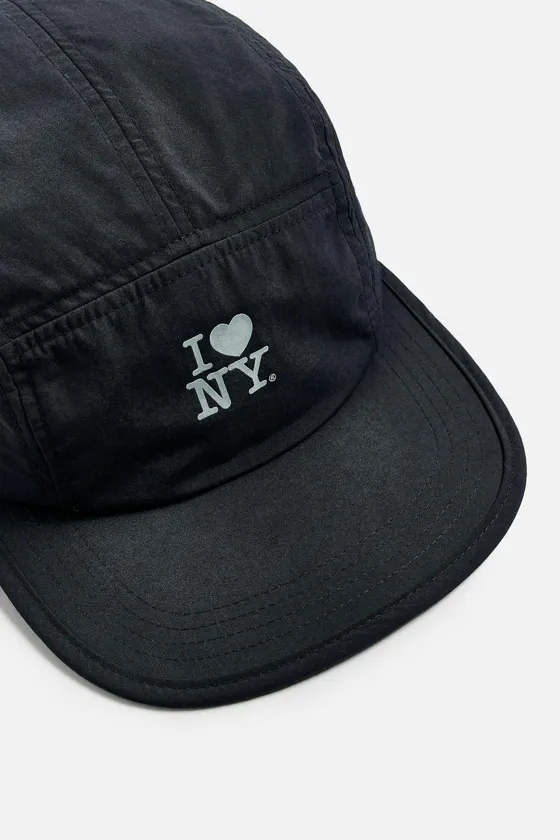 КЕПКА С ПЛОСКИМ КОЗЫРЬКОМ I LOVE NEW YORK ®