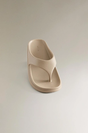 Босоножки на плоской подошве с резиновым покрытием- Заказать в России