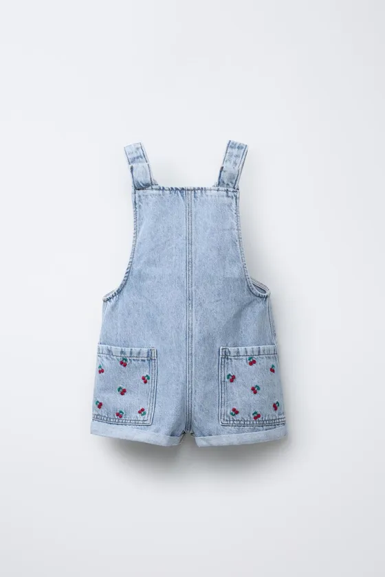 ДЖИНСОВЫЙ КОМБИНЕЗОН С ВЫШИВКОЙ «ВИШНЯ»