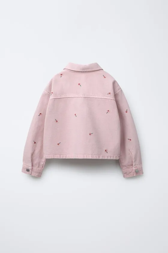 КУРТКА-РУБАШКА ИЗ ТВИЛА С ЦВЕТОЧНОЙ ВЫШИВКОЙ