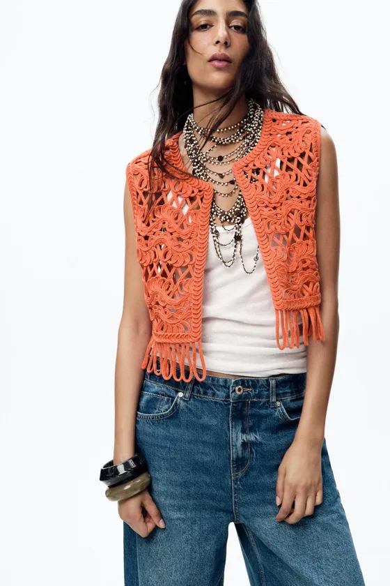 ТРИКОТАЖНЫЙ ЖИЛЕТ С БАХРОМОЙ