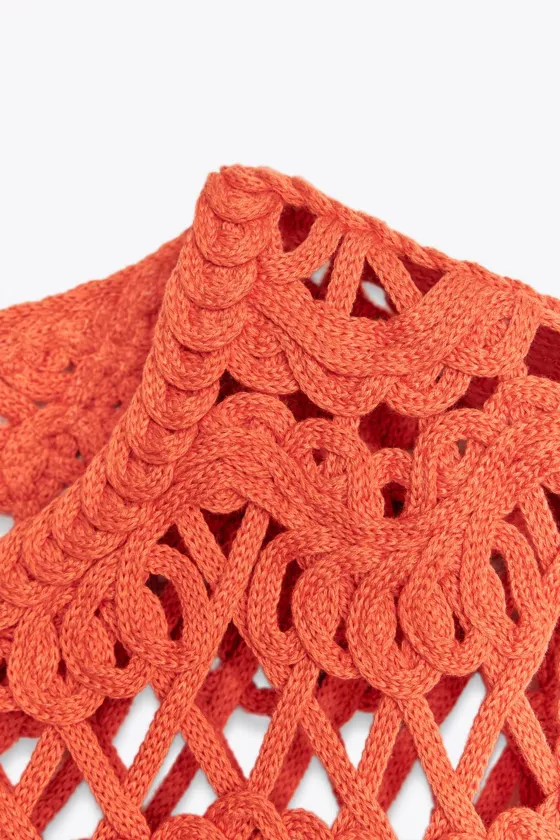 ТРИКОТАЖНЫЙ ЖИЛЕТ С БАХРОМОЙ