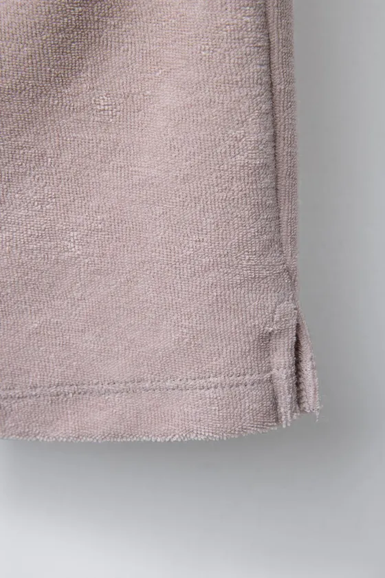 КОМПЛЕКТ ИЗ ФУТБОЛКИ-ПОЛО И ШОРТОВ ИЗ МАХРОВОЙ ТКАНИ С НАШИВКОЙ