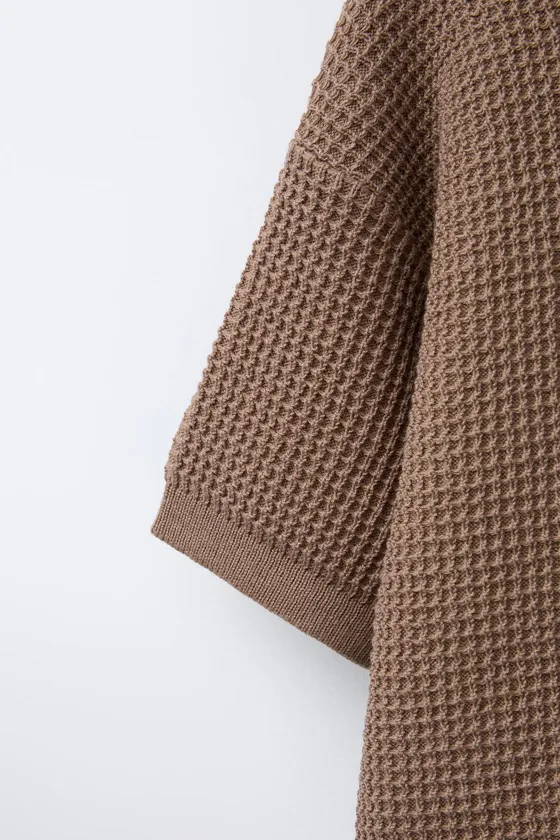 ТРИКОТАЖНАЯ ФУТБОЛКА С ВЫШИТЫМ КАРМАНОМ