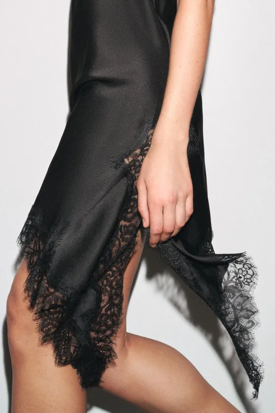 ПЛАТЬЕ АСИММЕТРИЧНОГО КРОЯ С КРУЖЕВОМ — ZW COLLECTION