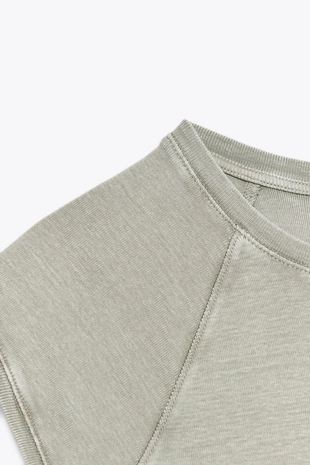 Футболка из хлопка с эффектом потертости