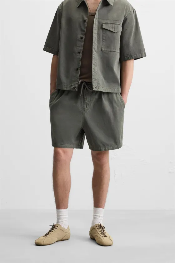 ШОРТЫ RELAXED FIT ИЗ ТКАНИ С ЭФФЕКТОМ ПОТЕРТОСТИ