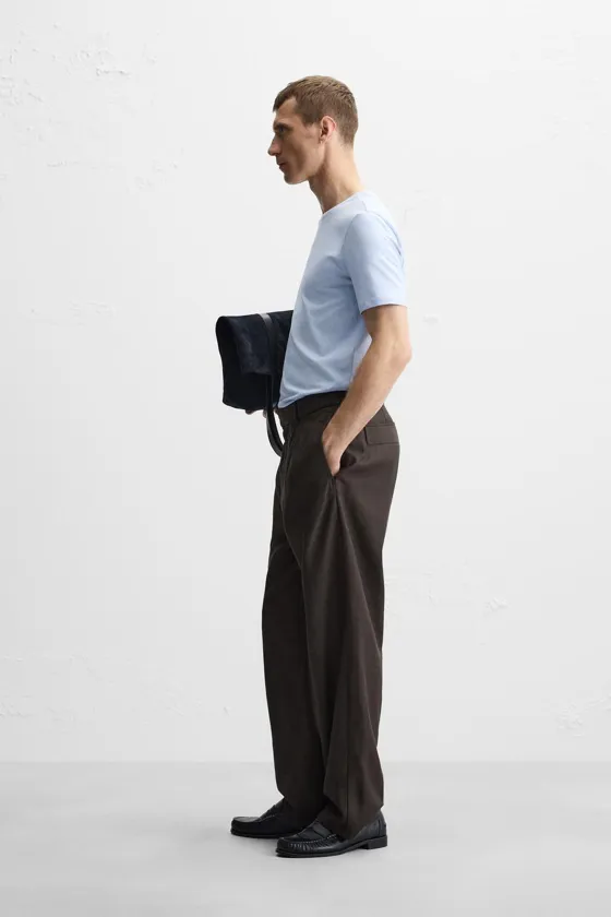 БАЗОВАЯ ФУТБОЛКА SLIM FIT