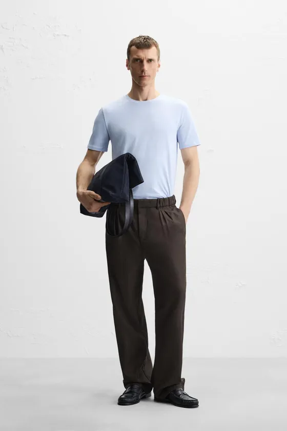 БАЗОВАЯ ФУТБОЛКА SLIM FIT