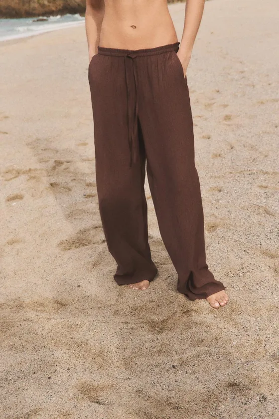 БРЮКИ ИЗ ТКАНИ С РЕЛЬЕФНЫМ УЗОРОМ