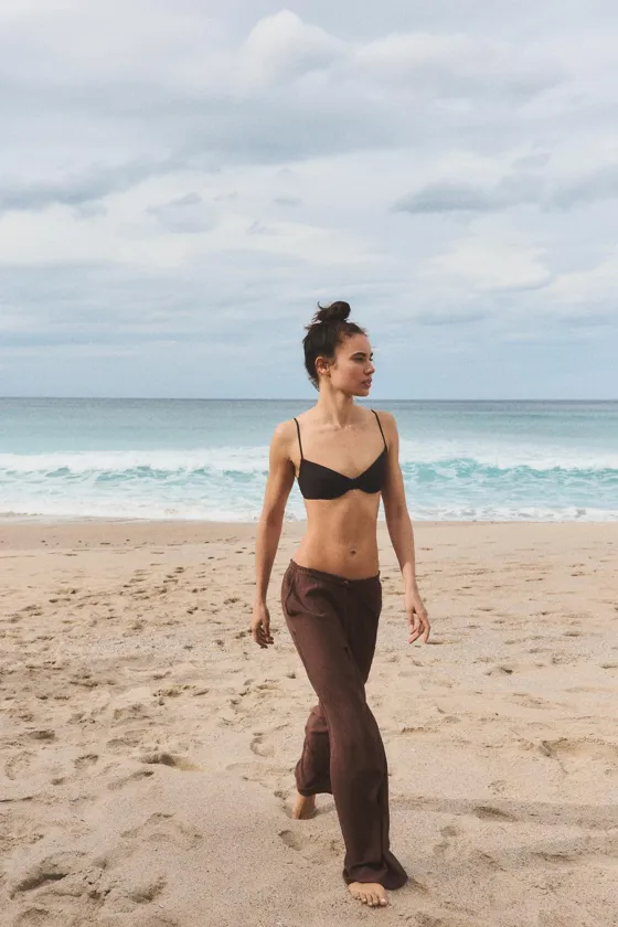 БРЮКИ ИЗ ТКАНИ С РЕЛЬЕФНЫМ УЗОРОМ