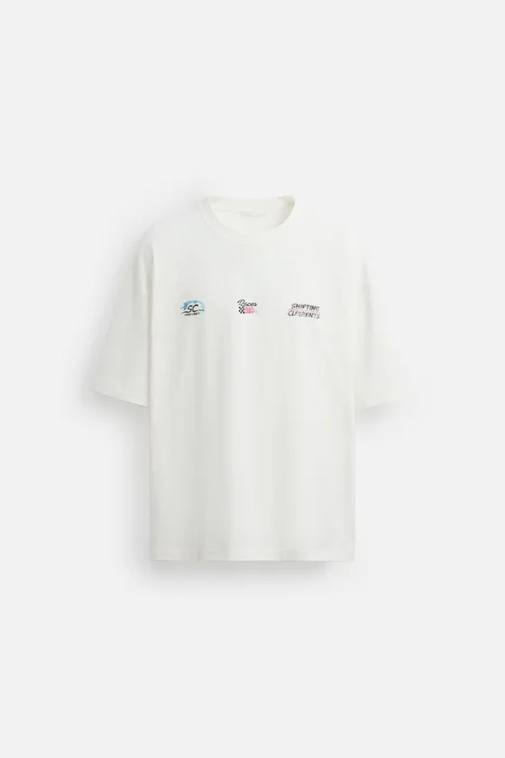 ФУТБОЛКА ИЗ ТКАНИ С ЭФФЕКТОМ ПОТЕРТОСТИ С ПРИНТОМ