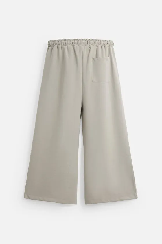 ДЖОГГЕРЫ WIDE-LEG ИЗ ВЫСОКОТЕХНОЛОГИЧНОЙ ТКАНИ