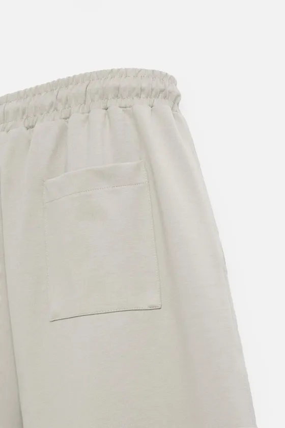 ДЖОГГЕРЫ WIDE-LEG ИЗ ВЫСОКОТЕХНОЛОГИЧНОЙ ТКАНИ